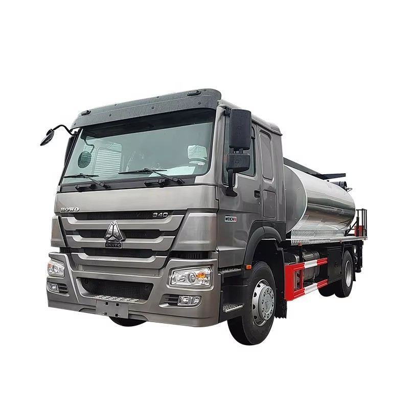 Howo 4x2 Road Paving Machinery Bitumen Truck Road Asphalt Spray Bitumen Distributor Truck